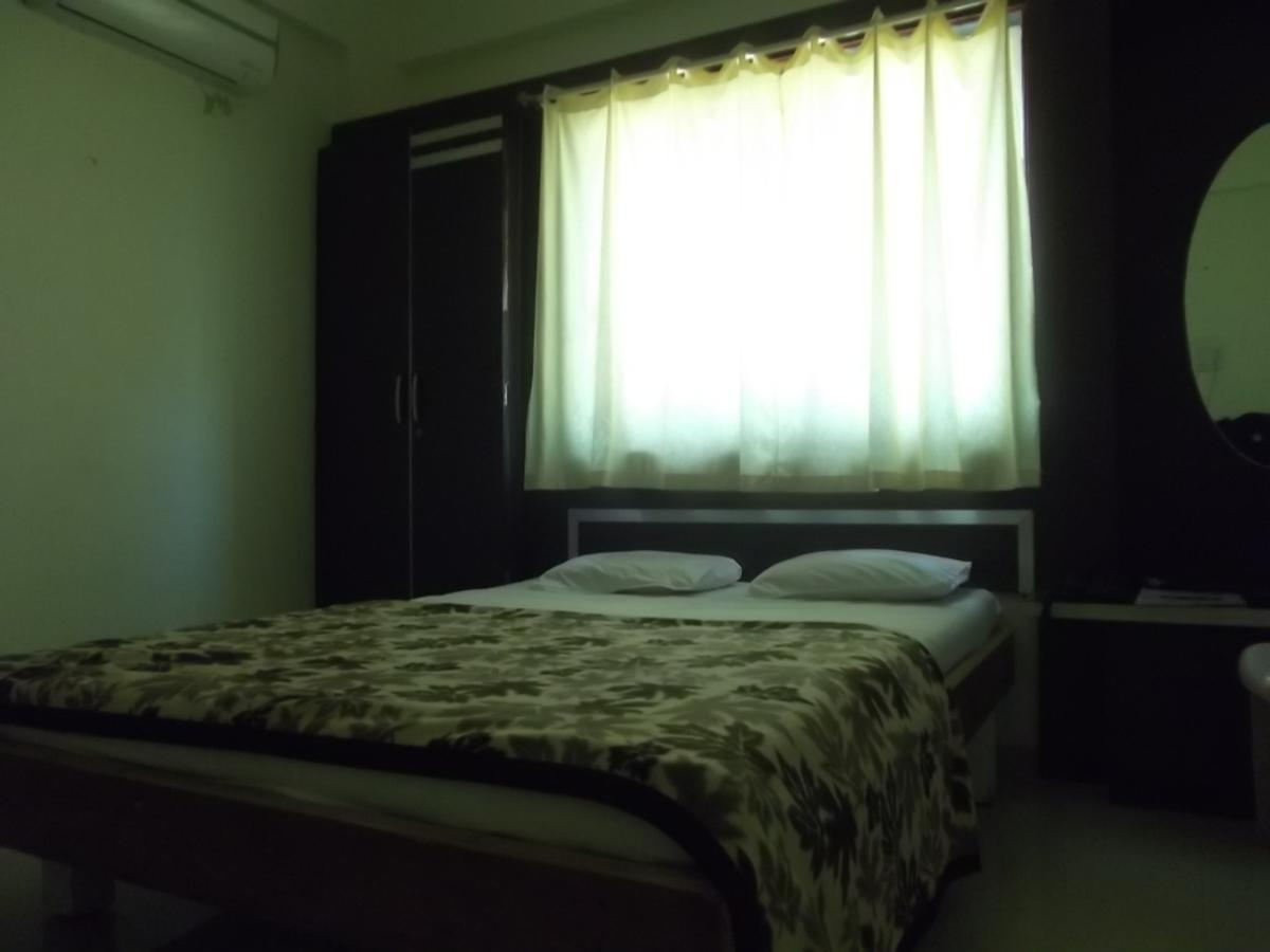 Hotel Rajyog Ranjangaon Ganpati Quarto foto